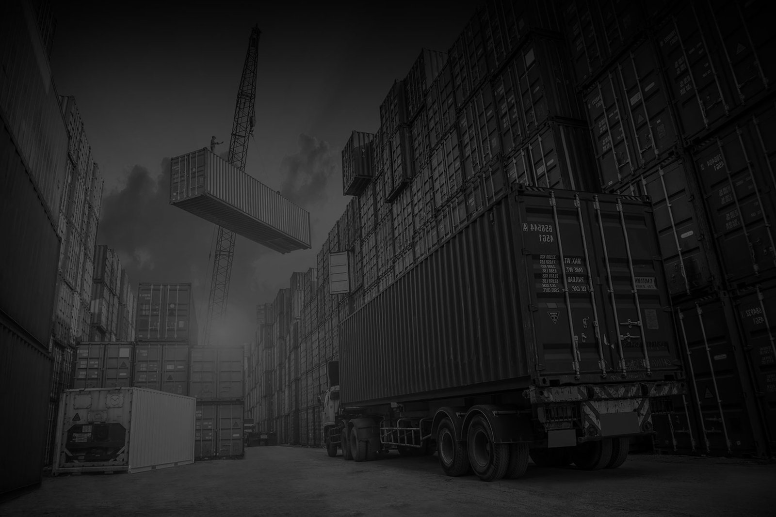 Container terminal and truck supporting global logistics